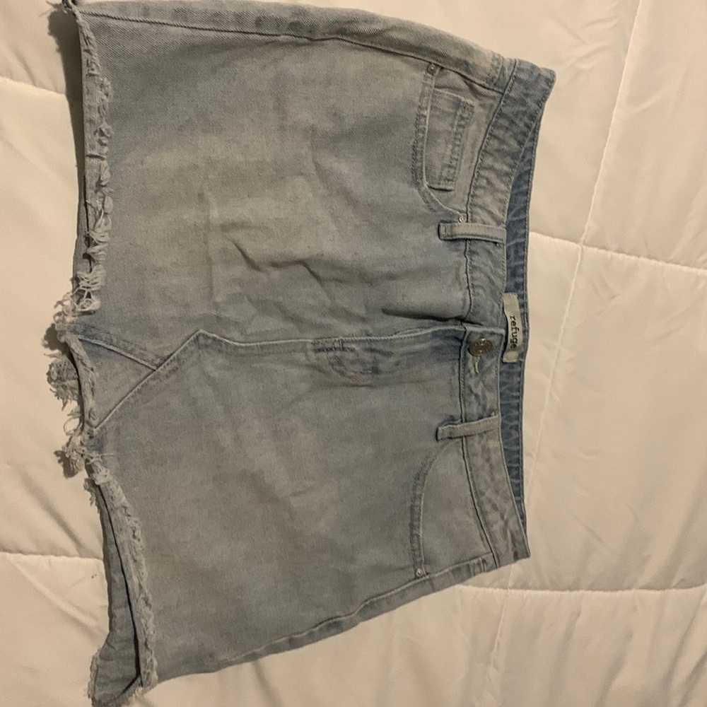 Jean skirt your bound to love ❤️